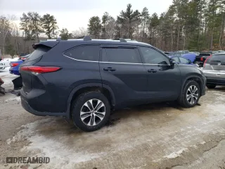 2020 Toyota Highlander XLE with VIN 5TDHZRBH1LS036538, listed as a Copart auction lot 46052625 with 117,597 mi miles and Salvage Title. Bid and sale history available at carsss.com. Image 3.