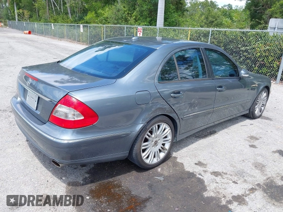 2008 Mercedes-Benz E-Class Luxury 3.5L with VIN WDBUF56X28B350102, listed as a IAAI auction lot 42033244 with 257,767 mi miles. Bid and sale history available at carsss.com. Image 4.
