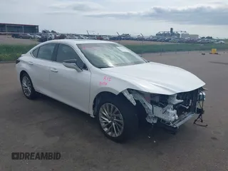 2019 Lexus ES 300h with VIN 58AB21B11KU003147, listed as a IAAI auction lot 42509297 with 39,013 mi miles and . Bid and sale history available at DreamBid. Image 1.
