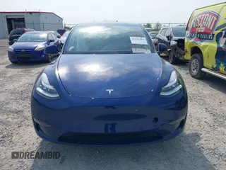 2022 Tesla Model Y Long Range z VIN 7SAYGDEE3NF455544, wystawiony jako IAAI lot #42123963 z przebiegiem 23 882 mil mil oraz . Historia ofert i sprzedaży dostępna na DreamBid. Obrazek 12.