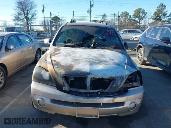 2004 Kia Sorento LX with VIN KNDJC733945268452, listed as a IAAI auction lot 41273839 with 1 mi miles. Bid and sale history available at carsss.com. Image 6.