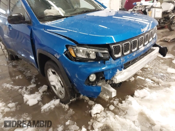 2024 Jeep Compass Latitude with VIN 3C4NJDBNXRT603931, listed as a IAAI auction lot 41597384 with 24,436 mi miles. Bid and sale history available at carsss.com. Image 6.