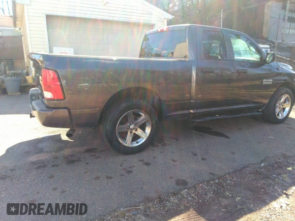 2017 Ram 1500 Tradesman z VIN 1C6RR6FG0HS693499, wystawiony jako IAAI lot #41758482 z przebiegiem 103 411 mil mil oraz . Historia ofert i sprzedaży dostępna na DreamBid. Obrazek 4.