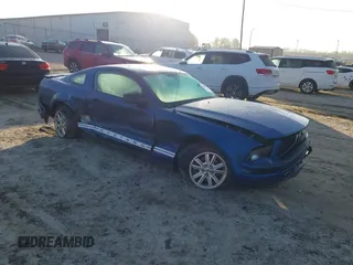 2008 Ford Mustang Deluxe z VIN 1ZVHT80N085129002, wystawiony jako IAAI lot #41796077 z przebiegiem 148 589 mil mil oraz . Historia ofert i sprzedaży dostępna na DreamBid. Obrazek 1.