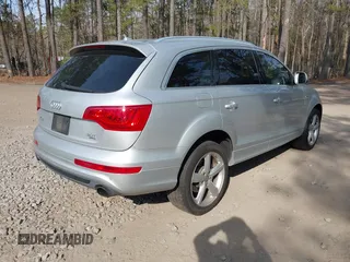 2015 Audi Q7 3.0T S line Prestige with VIN WA1DGAFE9FD001990, listed as a IAAI auction lot 41704132 with 108,118 mi miles. Bid and sale history available at carsss.com. Image 4.