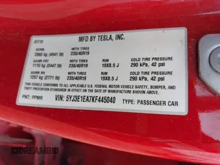 2019 Tesla Model 3 Mid Range z VIN 5YJ3E1EA7KF445040, wystawiony jako IAAI lot #41954956 z przebiegiem 68 004 mil mil oraz . Historia ofert i sprzedaży dostępna na DreamBid. Obrazek 9.