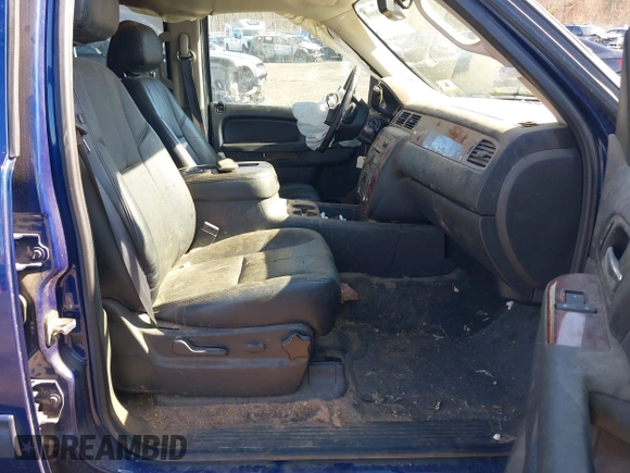 2013 Chevrolet Avalanche LT with VIN 3GNTKFE75DG180195, listed as a IAAI auction lot 41898991 with 119,154 mi miles and . Bid and sale history available at DreamBid. Image 5.