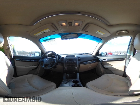 2011 Kia Sorento EX with VIN 5XYKUDA25BG043458, listed as a IAAI auction lot 41363660 with 197,151 mi miles. Bid and sale history available at carsss.com. Image 18.