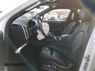 2019 Porsche Cayenne z VIN WP1AA2AY0KDA09843, wystawiony jako Copart lot #72825372 z przebiegiem 32 690 mil mil oraz . Historia ofert i sprzedaży dostępna na DreamBid. Obrazek 7.
