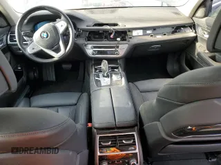 2022 BMW 7 Series 740i z VIN WBA7T2C02NCG97528, wystawiony jako Copart lot #80687204 z przebiegiem 28 387 mil mil oraz Szkoda całkowita • Salvage title. Historia ofert i sprzedaży dostępna na DreamBid. Obrazek 8.