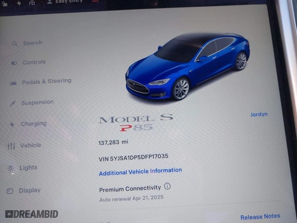 2013 Tesla Model S Performance with VIN 5YJSA1DP5DFP17035, listed as a IAAI auction lot 40895661 with 137,283 mi miles. Bid and sale history available at carsss.com. Image 15.