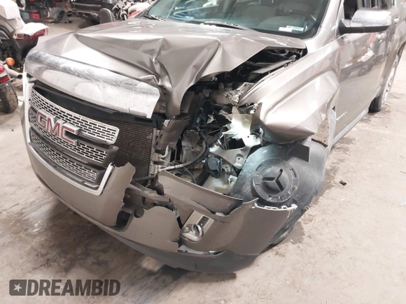 2010 GMC Terrain SLT-2 z VIN 2CTFLJEY8A6371376, wystawiony jako IAAI lot #41378864 z przebiegiem 208 233 mil mil oraz . Historia ofert i sprzedaży dostępna na DreamBid. Obrazek 6.