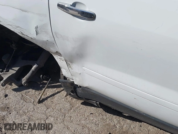 2017 Chevrolet Traverse LT with VIN 1GNKRHKD5HJ341050, listed as a IAAI auction lot 41815801 with 163,453 mi miles and . Bid and sale history available at DreamBid. Image 6.