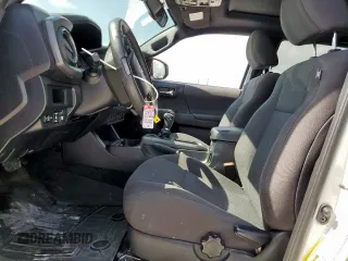 2017 Toyota Tacoma SR5 z VIN 5TFCZ5AN1HX048104, wystawiony jako Copart lot #60883165 z przebiegiem 143 856 mil mil oraz Szkoda całkowita • Salvage title. Historia ofert i sprzedaży dostępna na DreamBid. Obrazek 7.