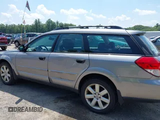 2008 Subaru Outback i with VIN 4S4BP61C587345426, listed as a IAAI auction lot 42752923 with 148,107 mi miles and . Bid and sale history available at DreamBid. Image 6.