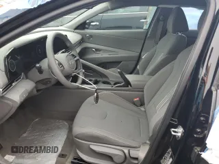 2024 Hyundai Elantra SEL z VIN KMHLM4DG7RU693814, wystawiony jako Copart lot #57909885 z przebiegiem 11 478 mil mil oraz Szkoda całkowita • Salvage title. Historia ofert i sprzedaży dostępna na DreamBid. Obrazek 7.