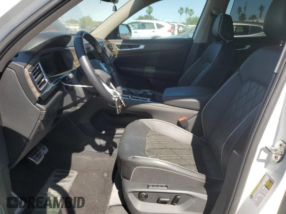 2024 Volkswagen Atlas SEL Premium R-Line z VIN 1V2FR2CA8RC516391, wystawiony jako Copart lot #51739075 z przebiegiem 21 723 mil mil oraz Szkoda całkowita • Salvage title. Historia ofert i sprzedaży dostępna na DreamBid. Obrazek 7.