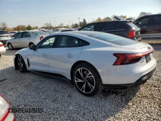 2024 Audi e-tron GT Premium Plus z VIN WAUCJBFW3R7004062, wystawiony jako Copart lot #77770684 z przebiegiem 3092 mil mil oraz Szkody całkowita. Historia ofert i sprzedaży dostępna na DreamBid. Obrazek 2.