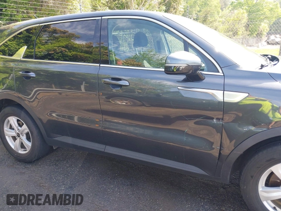 2021 Kia Sorento LX z VIN 5XYRG4LC5MG051378, wystawiony jako IAAI lot #42074038 z przebiegiem 101 678 mil mil oraz . Historia ofert i sprzedaży dostępna na DreamBid. Obrazek 13.