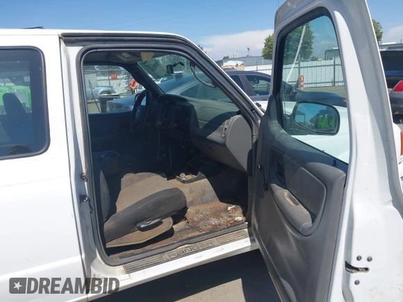 2004 Ford Ranger XL with VIN 1FTYR14UX4PB32451, listed as a IAAI auction lot 42180727 with 286,039 mi miles. Bid and sale history available at carsss.com. Image 5.