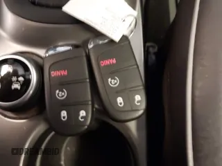 2016 FIAT 500X Lounge z VIN ZFBCFYDT0GP332060, wystawiony jako IAAI lot #42837184 z przebiegiem 159 804 mil mil oraz . Historia ofert i sprzedaży dostępna na DreamBid. Obrazek 11.