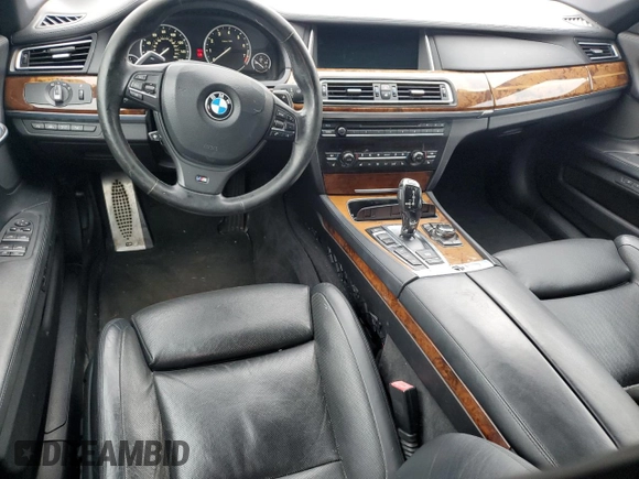 2013 BMW 7 Series 750i xDrive с VIN WBAYB6C55DD223914, выставлен на аукционе Copart как лот 81825144 с пробегом 81 818 миль миль и Списание • Salvage title. История ставок и продаж доступна на DreamBid. Изображение 8.