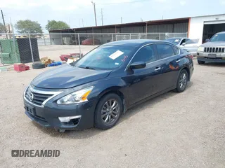2015 Nissan Altima SV z VIN 1N4AL3AP1FC591395, wystawiony jako IAAI lot #42262755 z przebiegiem 105 546 mil mil oraz . Historia ofert i sprzedaży dostępna na DreamBid. Obrazek 2.