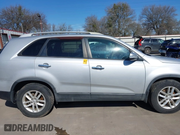 2015 Kia Sorento LX with VIN 5XYKT4A77FG548874, listed as a IAAI auction lot 41650301 with 111,113 mi miles. Bid and sale history available at carsss.com. Image 13.