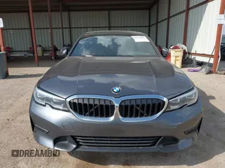 2021 BMW 3 Series 330i z VIN 3MW5R1J03M8B48135, wystawiony jako IAAI lot #41878583 z przebiegiem 33 719 mil mil oraz . Historia ofert i sprzedaży dostępna na DreamBid. Obrazek 13.