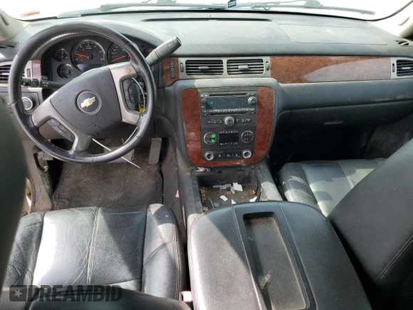 2014 Chevrolet Suburban LT with VIN 1GNSKJE7XER225339, listed as a Copart auction lot 53318195 with 207,134 mi miles and Salvage Title. Bid and sale history available at DreamBid. Image 8.