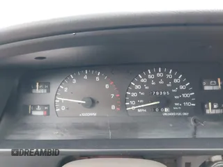 1992 Toyota Pickup DLX z VIN JT4RN93P5N5062042, wystawiony jako IAAI lot #42522750 z przebiegiem 279 395 mil mil oraz . Historia ofert i sprzedaży dostępna na DreamBid. Obrazek 7.