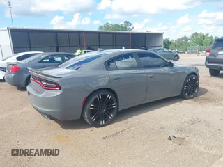 2017 Dodge Charger SXT z VIN 2C3CDXHG4HH523450, wystawiony jako IAAI lot #42385047 z przebiegiem 162 302 mil mil oraz . Historia ofert i sprzedaży dostępna na DreamBid. Obrazek 4.