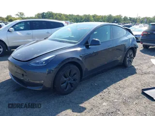 2024 Tesla Model Y Long Range with VIN 7SAYGDEE3RF152964, listed as a IAAI auction lot 40394843 with 3,393 mi miles. Bid and sale history available at carsss.com. Image 17.