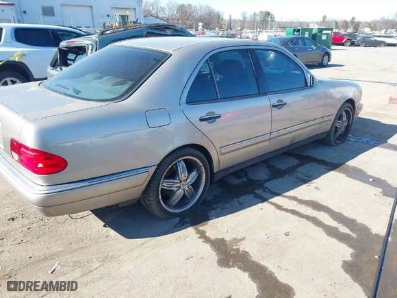 1999 Mercedes-Benz E-Class with VIN WDBJF65H3XA764352, listed as a IAAI auction lot 41646943 with 179,419 mi miles. Bid and sale history available at carsss.com. Image 6.