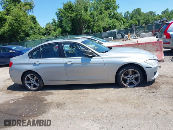 2014 BMW 3 Series 328i xDrive с VIN WBA3B5C59EP540972, выставлен на аукционе IAAI как лот 42411013 с пробегом 183 757 миль миль и . История ставок и продаж доступна на DreamBid. Изображение 14.