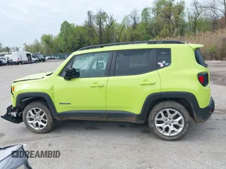 2017 Jeep Renegade Latitude with VIN ZACCJBBB1HPF11677, listed as a IAAI auction lot 42037975 with 58,527 mi miles. Bid and sale history available at carsss.com. Image 14.