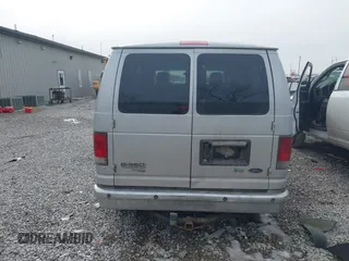 2010 Ford Econoline Passenger XL z VIN 1FBNE3BLXADA77764, wystawiony jako IAAI lot #41457598 z przebiegiem 212 112 mil mil oraz . Historia ofert i sprzedaży dostępna na DreamBid. Obrazek 16.