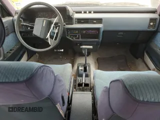 1984 Toyota Camry z VIN JT2SV16E3E0220882, wystawiony jako Copart lot #53514345 z przebiegiem 112 430 mil mil oraz Czysty tytuł • Clean title. Historia ofert i sprzedaży dostępna na DreamBid. Obrazek 8.