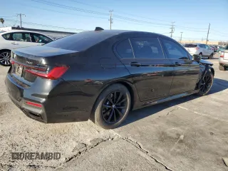 2020 BMW 7 Series 740i with VIN WBA7T2C00LGL17895, listed as a Copart auction lot 70637582 with 30,301 mi miles. Bid and sale history available at carsss.com. Image 3.