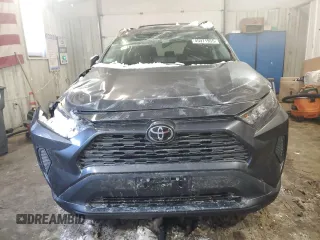2021 Toyota RAV4 LE with VIN 2T3F1RFV4MW153139, listed as a Copart auction lot 45971955 with 33,991 mi miles and Salvage Title. Bid and sale history available at carsss.com. Image 5.