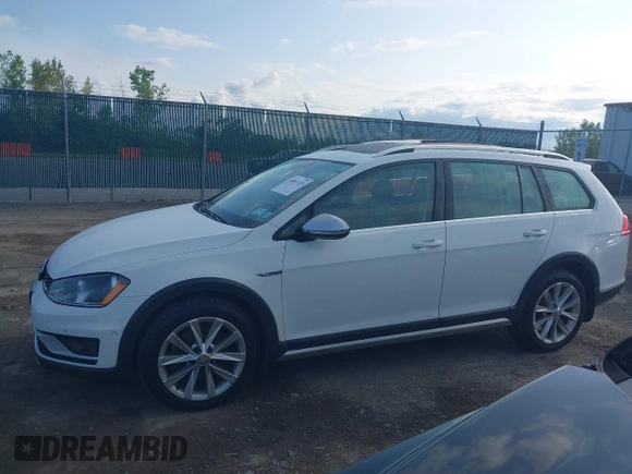 2017 Volkswagen Golf S с VIN 3VWH17AU9HM533688, выставлен на аукционе IAAI как лот 40091125 с пробегом 82 578 миль миль и . История ставок и продаж доступна на DreamBid. Изображение 14.