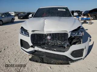 2021 Jaguar F-Pace R-Dynamic S z VIN SADCT2FU5MA681304, wystawiony jako Copart lot #43956495 z przebiegiem 28 466 mil mil oraz Szkoda całkowita • Salvage title. Historia ofert i sprzedaży dostępna na DreamBid. Obrazek 5.
