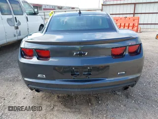 2010 Chevrolet Camaro 1LT z VIN 2G1FB1EV0A9196374, wystawiony jako IAAI lot #42515146 z przebiegiem 231 636 mil mil oraz . Historia ofert i sprzedaży dostępna na DreamBid. Obrazek 16.