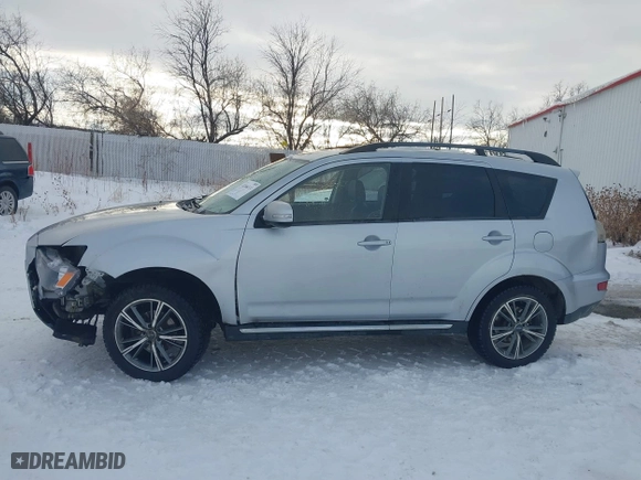 2013 Mitsubishi Outlander SE with VIN JA4JT3AW6DU020908, listed as a IAAI auction lot 41266111 with 193,967 mi miles. Bid and sale history available at carsss.com. Image 14.