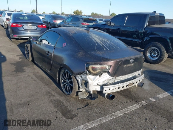 2017 Toyota 86 z VIN JF1ZNAA13H9705460, wystawiony jako IAAI lot #41955022 z przebiegiem 83 218 mil mil oraz . Historia ofert i sprzedaży dostępna na DreamBid. Obrazek 3.