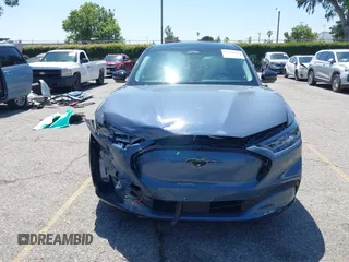 2023 Ford Mustang Mach-E Premium z VIN 3FMTK3R47PMA60861, wystawiony jako IAAI lot #42311615 z przebiegiem 27 469 mil mil oraz . Historia ofert i sprzedaży dostępna na DreamBid. Obrazek 12.