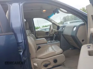2005 Ford F-150 XLT z VIN 1FTPW12525FB16249, wystawiony jako IAAI lot #42040712 z przebiegiem 258 539 mil mil oraz . Historia ofert i sprzedaży dostępna na DreamBid. Obrazek 5.