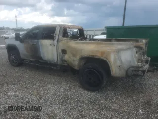 2023 GMC Sierra 3500HD Denali z VIN 1GT49WEY9PF202335, wystawiony jako Copart lot #67789184 z przebiegiem 24 537 mil mil oraz Nie do naprawy. Historia ofert i sprzedaży dostępna na DreamBid. Obrazek 2.