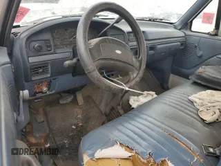 1993 Ford F-250 with VIN 1FTHF26H5PNA11633, listed as a Copart auction lot 79482634 with 186,709 mi miles and Salvage Title. Bid and sale history available at carsss.com. Image 8.
