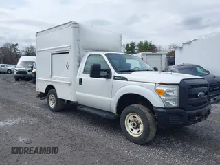 2015 Ford Super Duty F-250 SRW XL with VIN 1FDBF2B69FED21613, listed as a IAAI auction lot 41828456 with 389,777 mi miles. Bid and sale history available at carsss.com. Image 1.